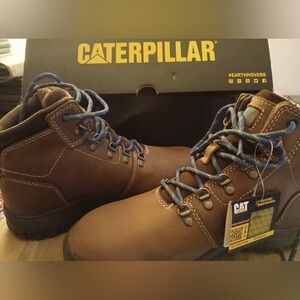 Women’s steel toe Caterpillar boots NWT